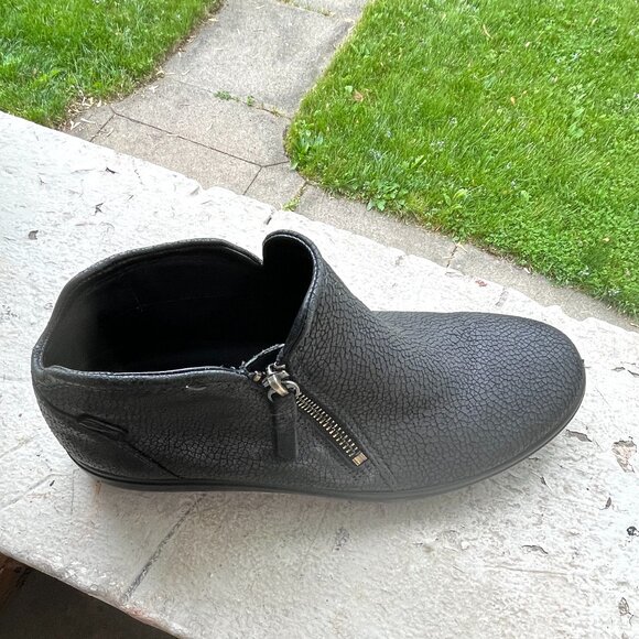 ECCO Soft 7 All Black Leather Side Zip Slip On Bootie SHOES SNEAKERS 9 9.5 40 - Picture 1 of 7